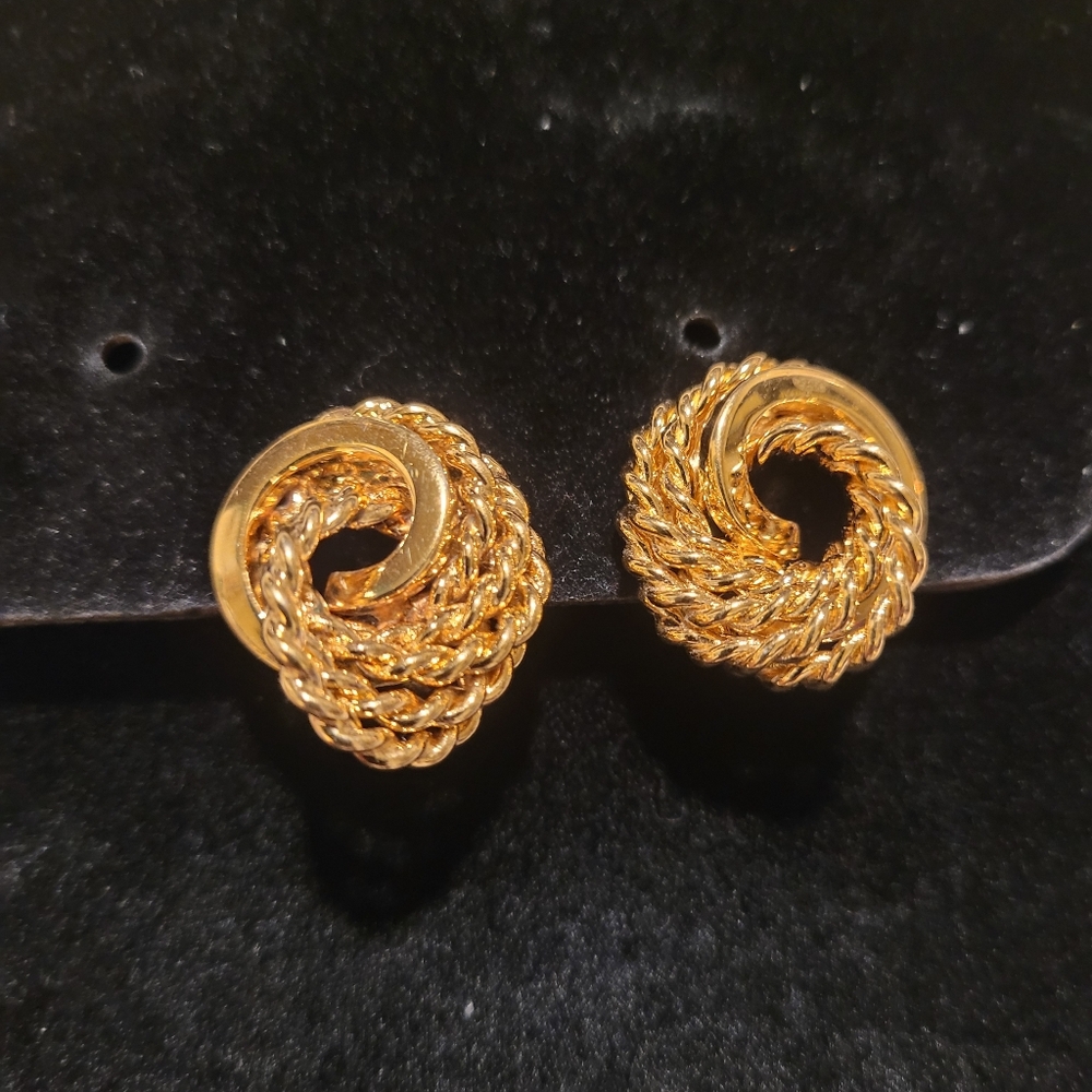 Monet Vintage Elegant Gold-Tone Twisted Earrings